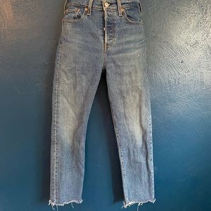 26 Levi’s wedgie Fit jeans
